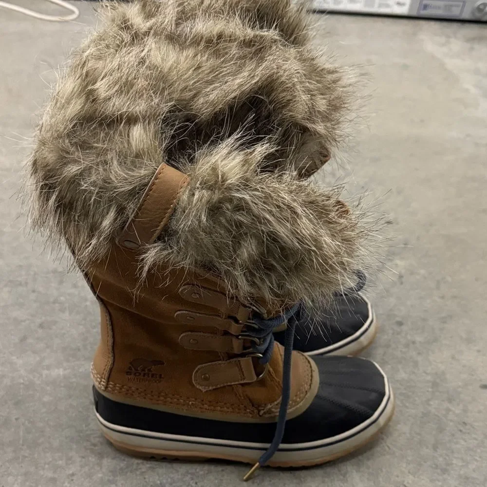 Sorel Tan and Black Fur-Lined waterproof Boots